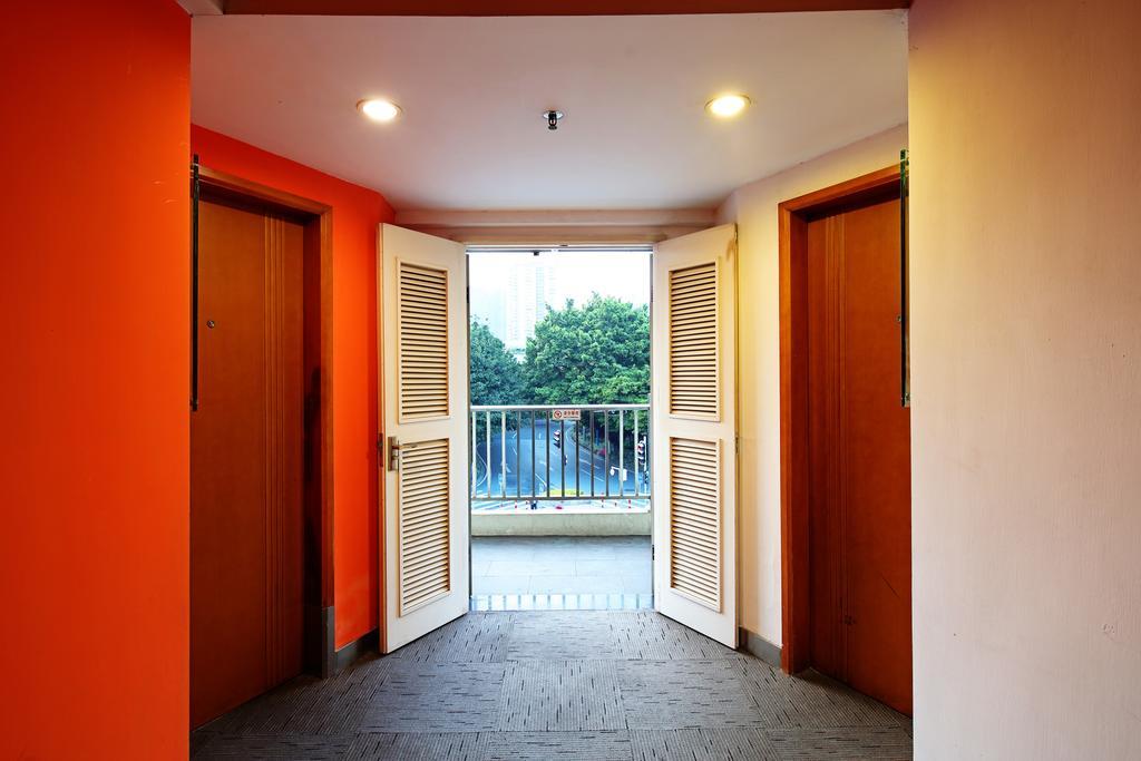 Yanjiang East Garden Inn Гуанчжоу Екстер'єр фото