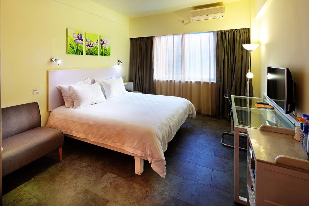 Yanjiang East Garden Inn Гуанчжоу Екстер'єр фото