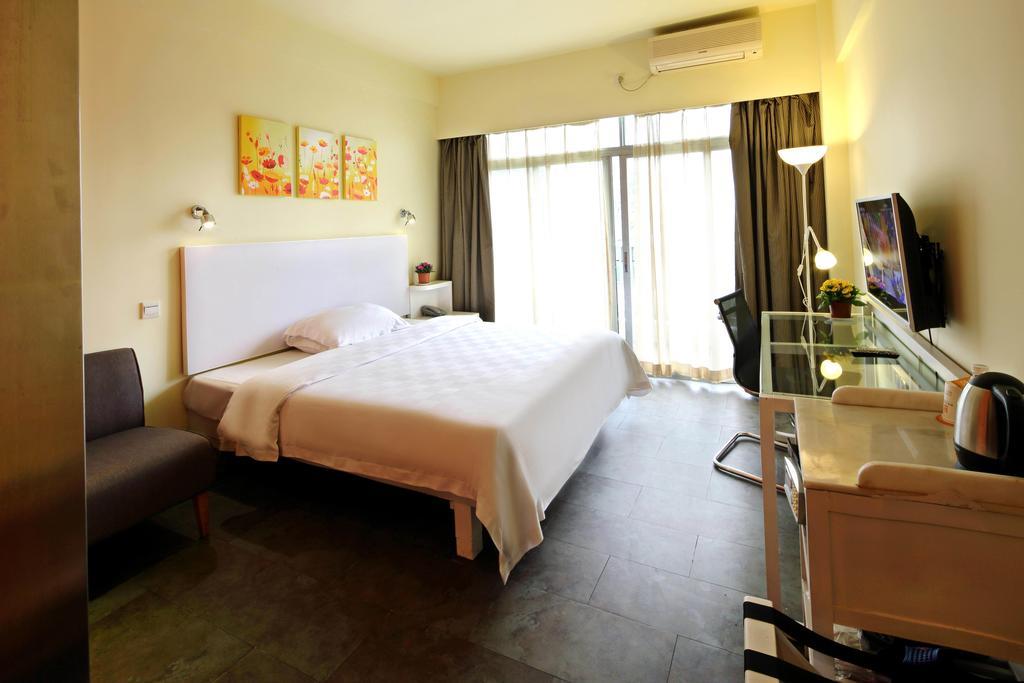 Yanjiang East Garden Inn Гуанчжоу Екстер'єр фото